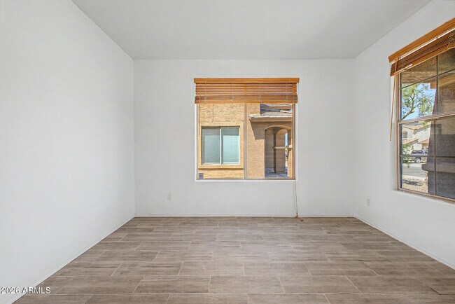 Building Photo - 3119 W Pleasant Ln