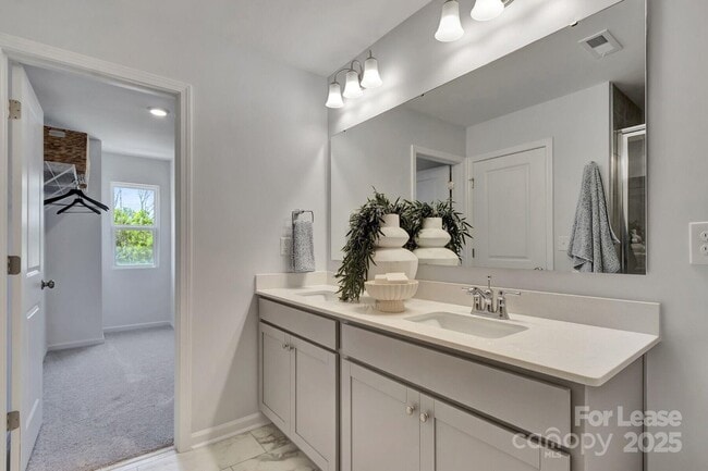 Building Photo - 747 Lock Haven Dr NW