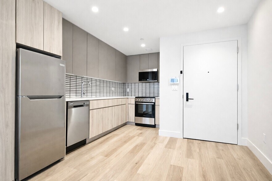 Building Photo - 91 Bruckner Blvd