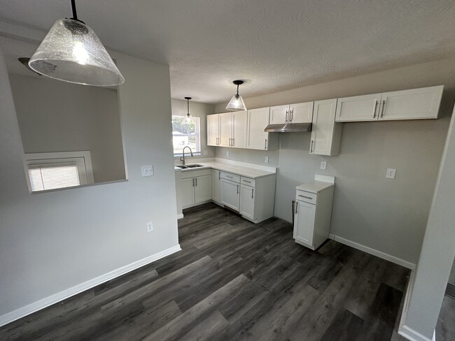 Kitchen/Dining - 760 Oakland Park Ave