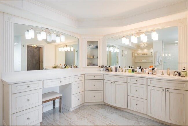 Building Photo - 5700 Mariner St