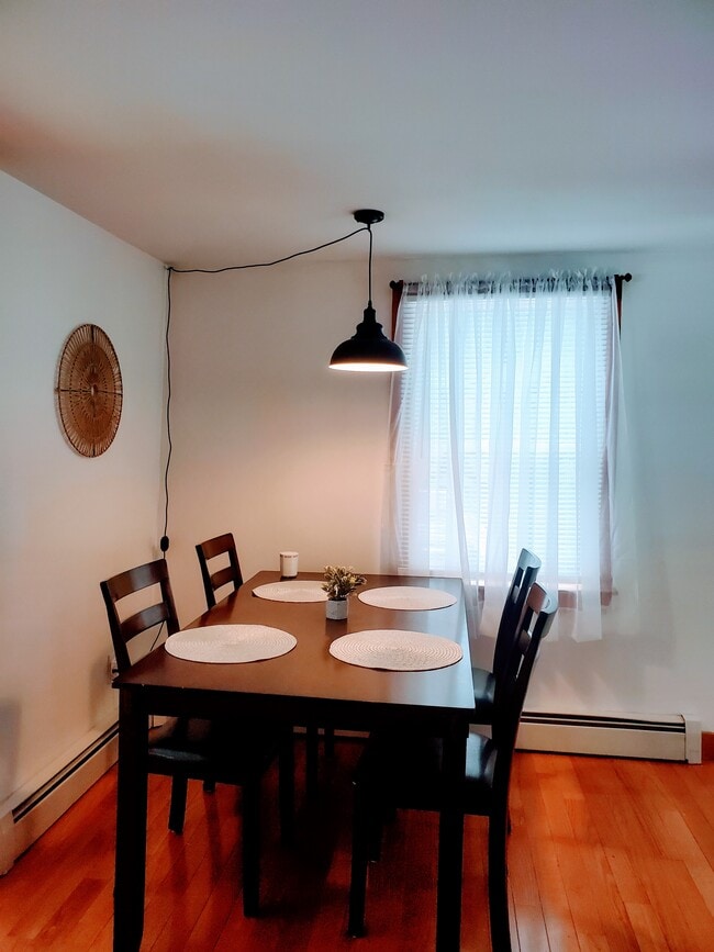 Building Photo - 4 Lk Vw Rd