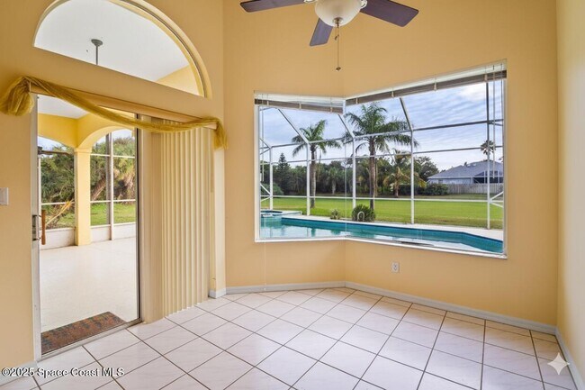 Building Photo - 137 Martesia Way