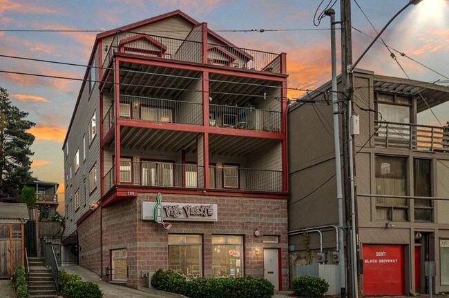 Building Photo - 208 Boylston Ave E