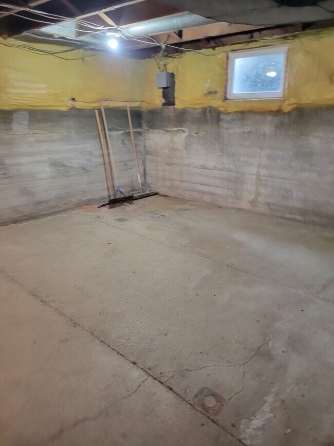 Building Photo - 8782 W 400 N 27