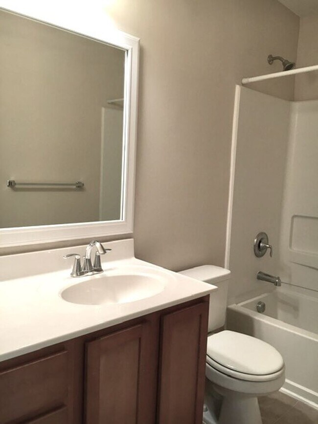 Building Photo - SPACIOUS 4 BEDROOM HOME IN PARK WEST - CHAPIN