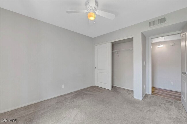 Building Photo - 2121 Blue Breeze Dr