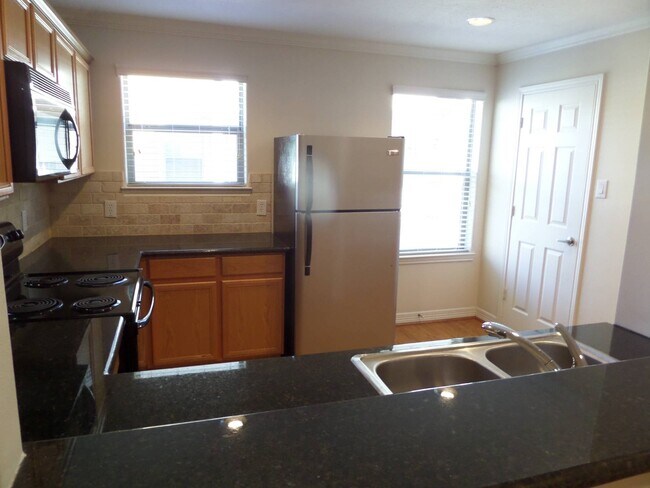 Building Photo - 3710 Sherwood Ln