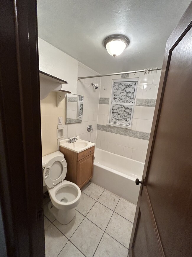 Bathroom - 2729 S Karlov Ave