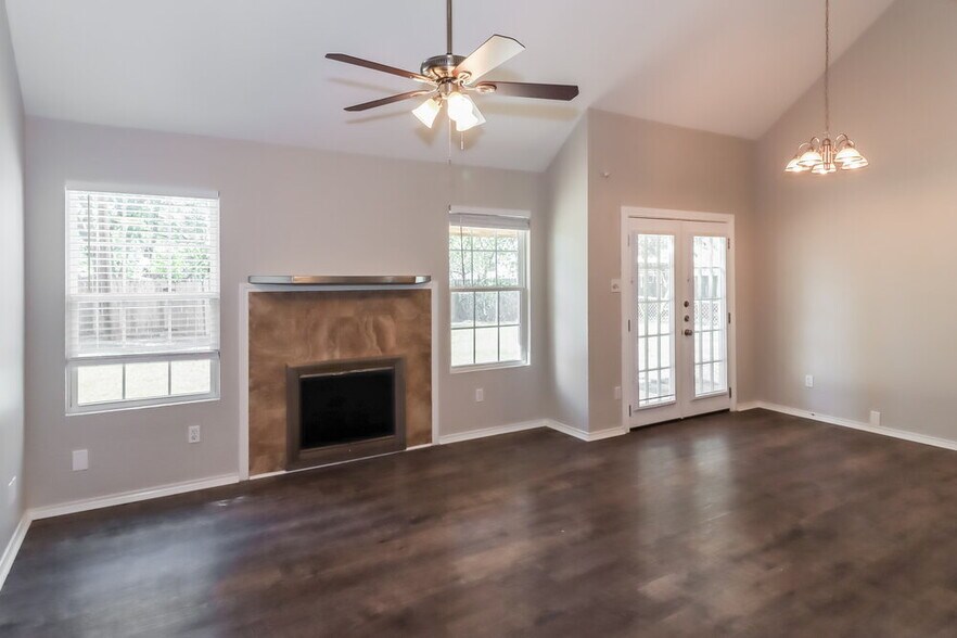 Building Photo - 2006 Andover Dr