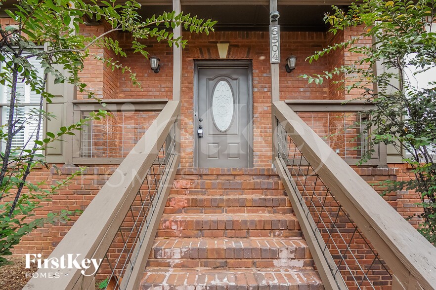 Building Photo - 6504 Hemlock St