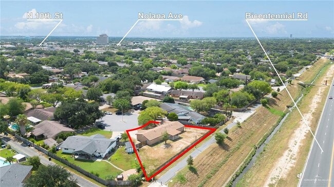 Building Photo - 1718 Tulip Ave