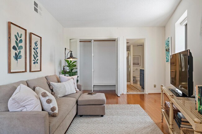 Building Photo - 100 Severn Ave