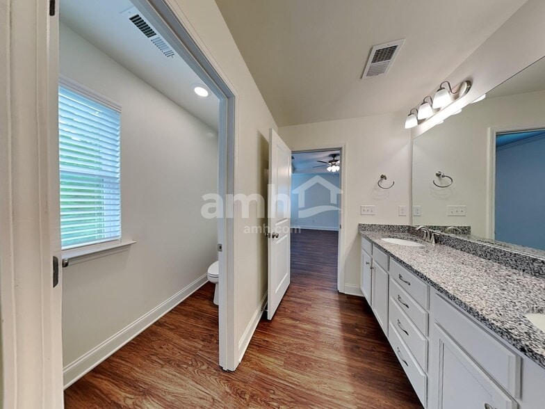 Building Photo - 414 Levon Ct