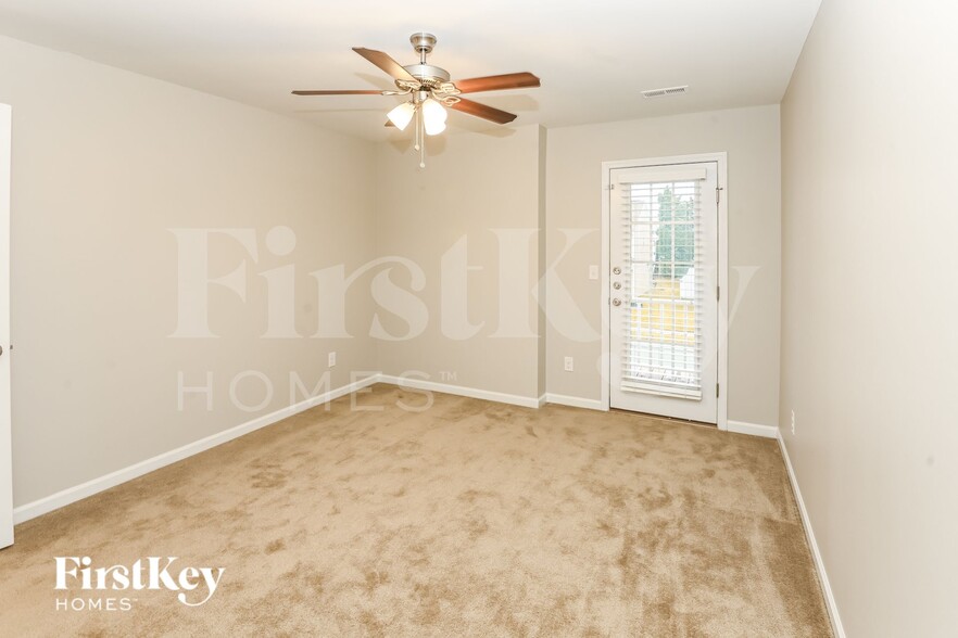 Building Photo - 4312 Staffordshire Ln