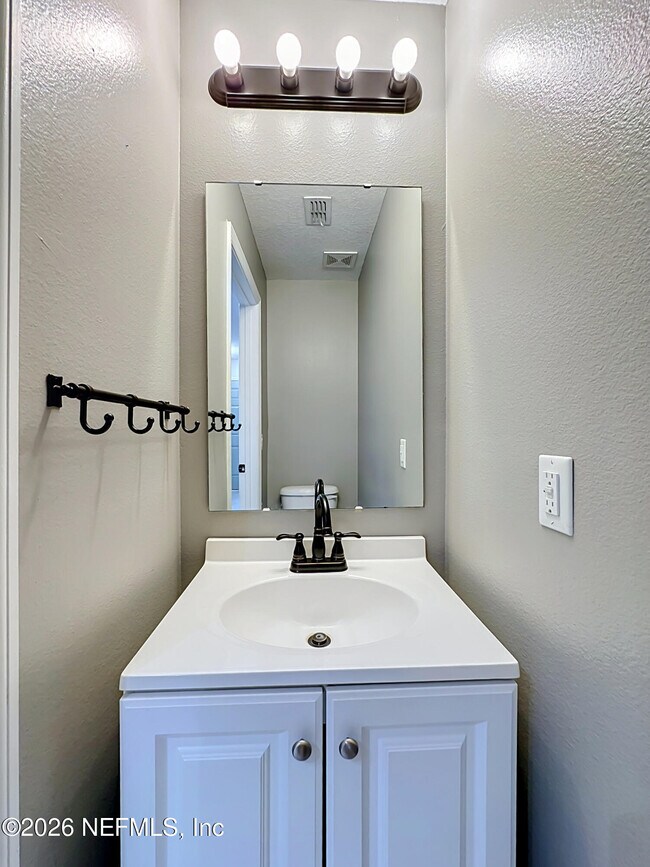 Building Photo - 8224 Halls Hammock Ct