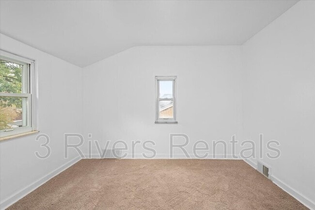 Building Photo - 1419 Dagmar Ave