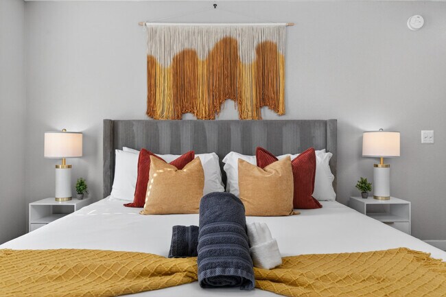 Building Photo - 15164 N 140th Dr