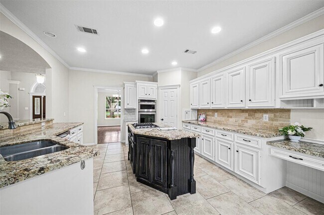 Building Photo - 2452 Ripplewood Dr