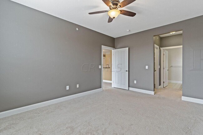 Building Photo - 953 Ingleside Ave