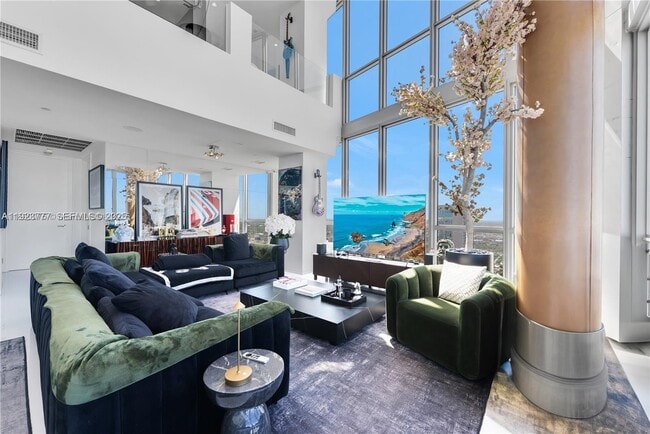 Building Photo - 1100 Biscayne Blvd