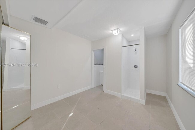 Building Photo - 7555 SW 28th Street Rd
