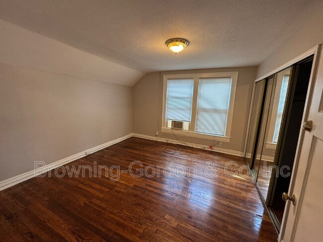 Building Photo - 1503 Bernard Ave