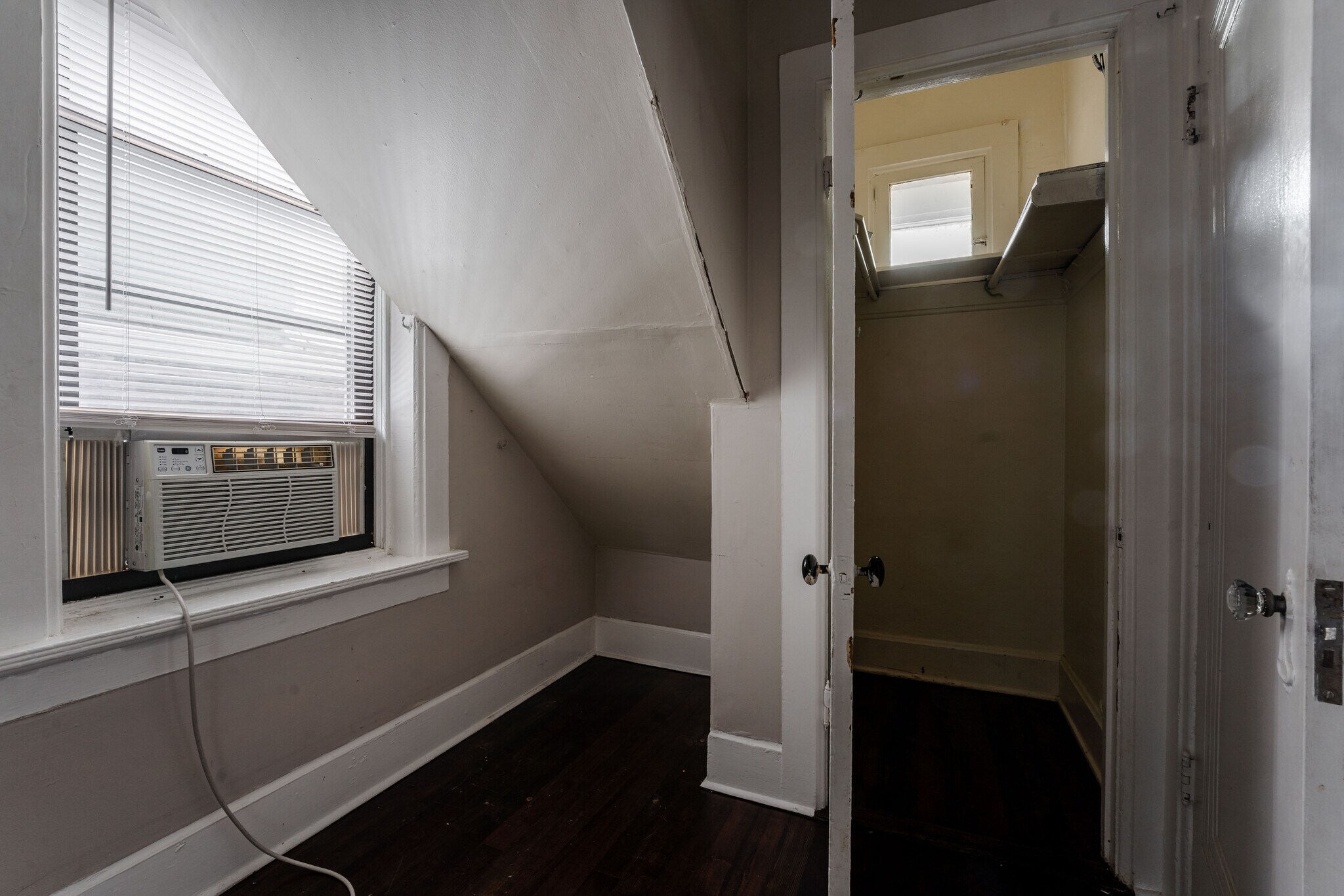 Building Photo - 2031 W Moffat St