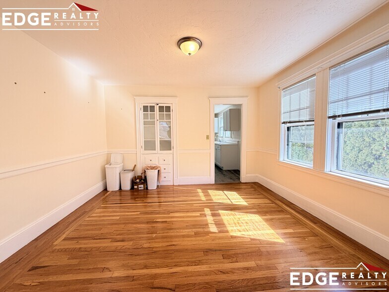 Building Photo - 62 S Hobart St