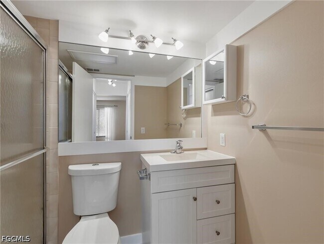 Building Photo - 9540 Green Cypress Ln