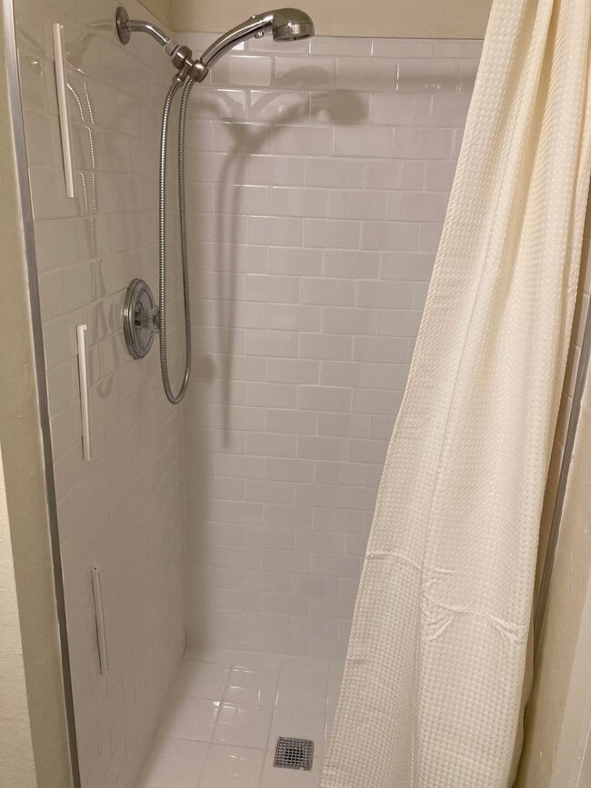 Building Photo - 12264 Chandler Blvd