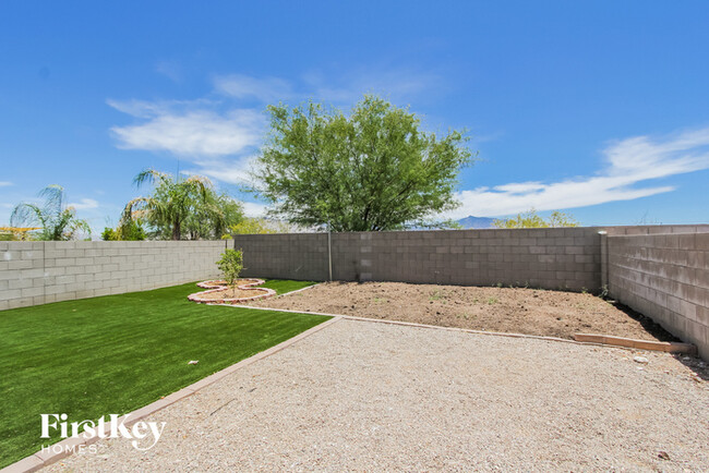 Building Photo - 8423 S Egyptian Dr