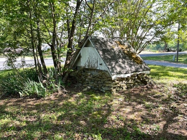 Building Photo - 7230 Union Grove Church Rd