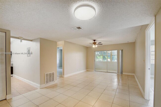Building Photo - 114 Lake Anne Dr