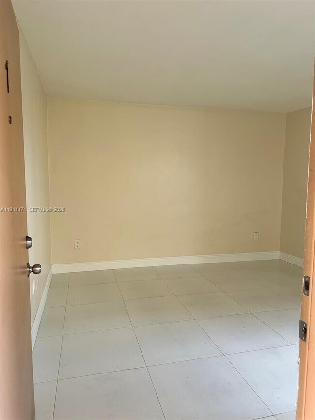 Building Photo - 1640 SW 1st St