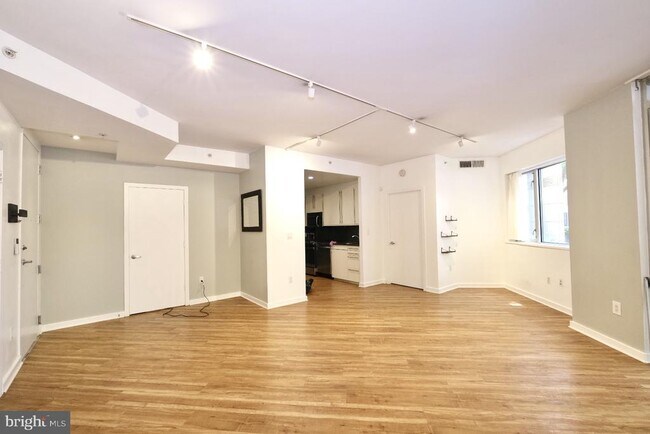 Building Photo - 1300 13th St NW