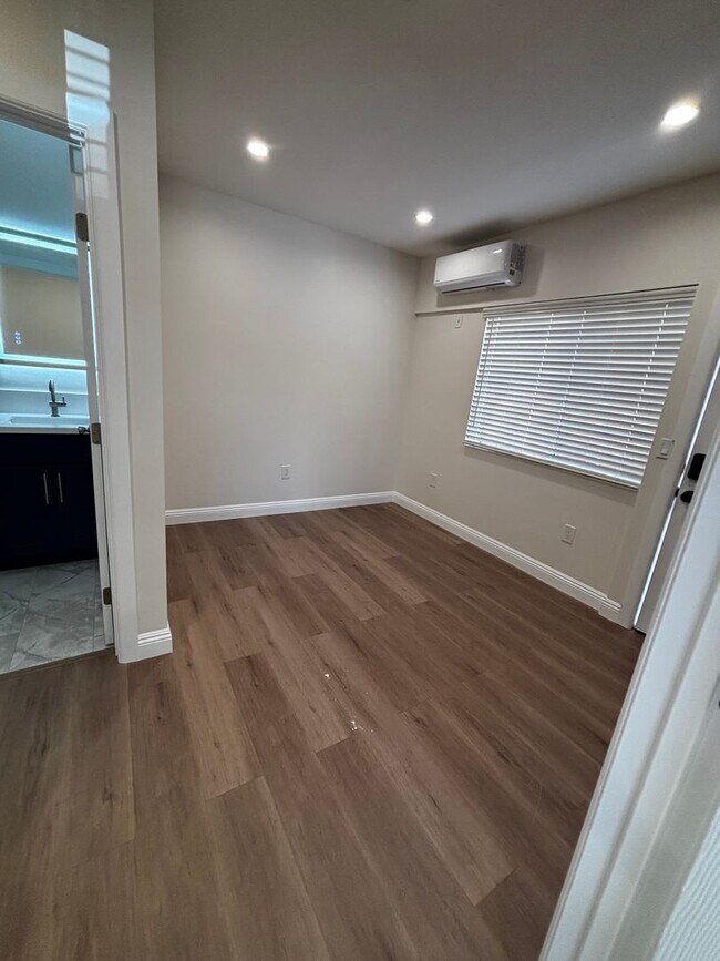Building Photo - Brand-New Luxury 1 Bedroom, 1 Bathroom ADU for Rent – Alhambra