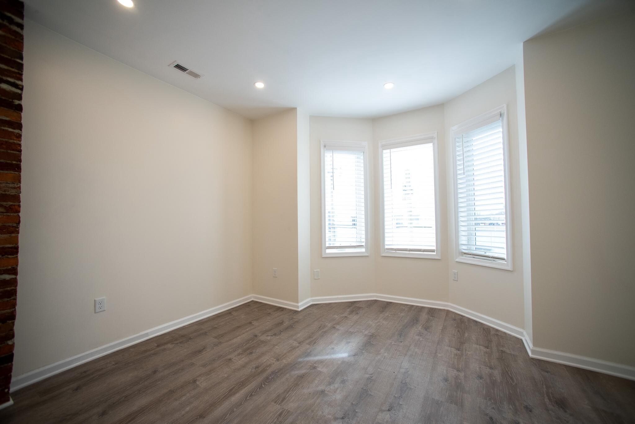 Building Photo - 2049 Snyder Ave