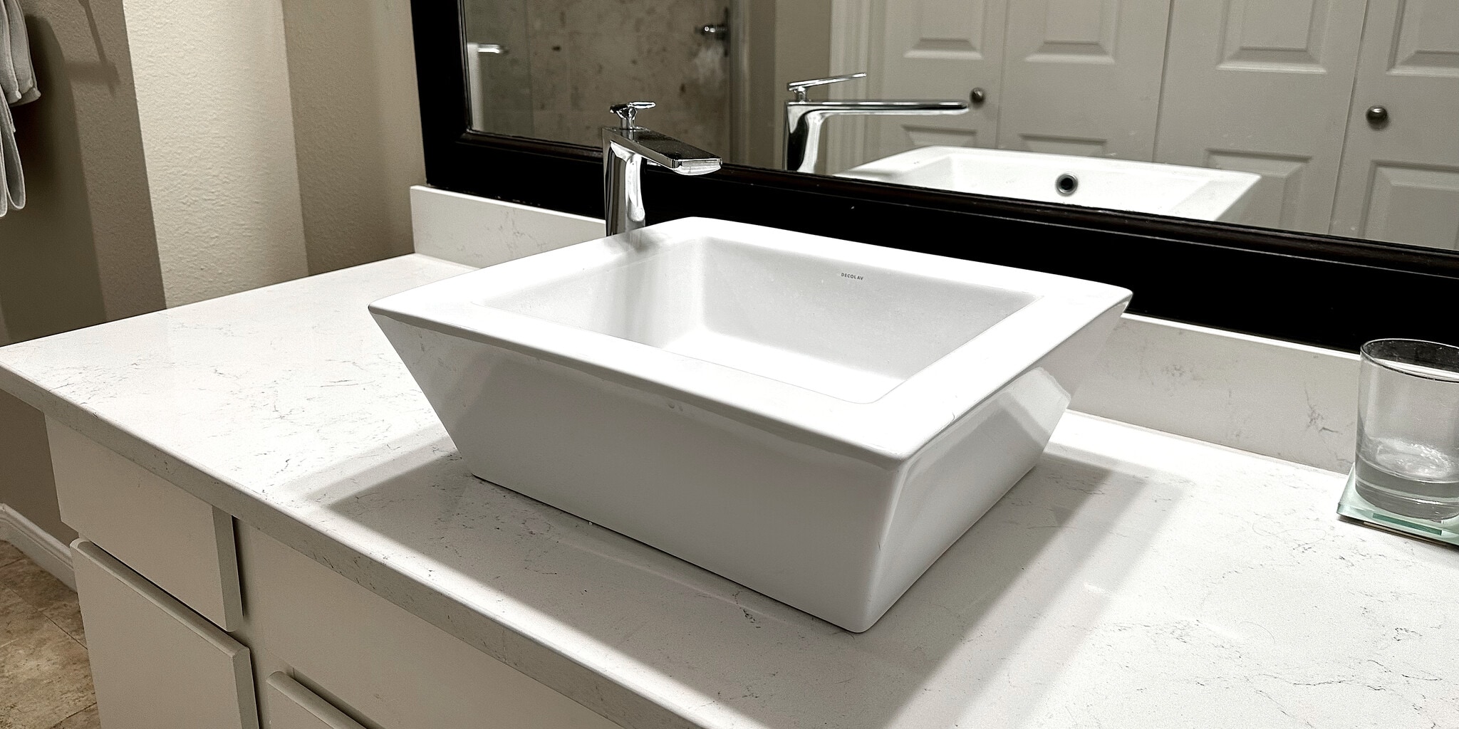 Vessel sink - 2320 Gracy Farms Ln