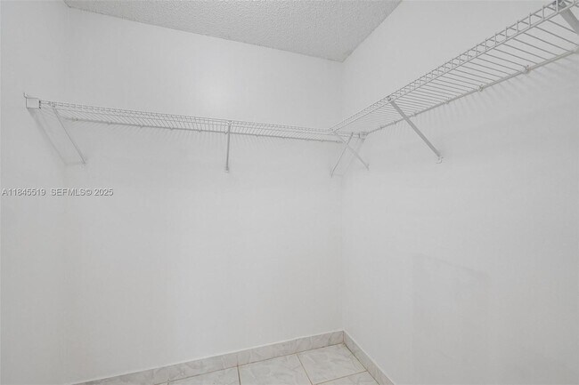 Building Photo - 16909 N Bay Rd