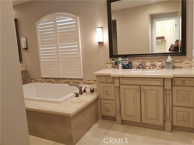 Building Photo - 16 Branding Iron