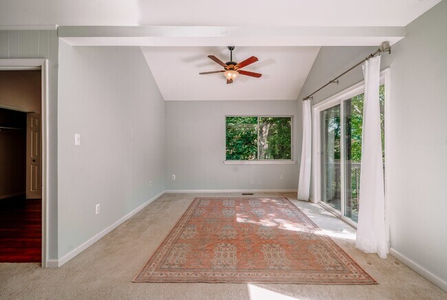 Building Photo - Spacious 5-Bedroom End-Unit Townhome in Reston with 3 Finished Levels, Renovated Kitchen & Fenced...