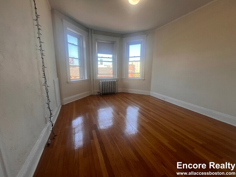 Building Photo - 1171 Boylston St
