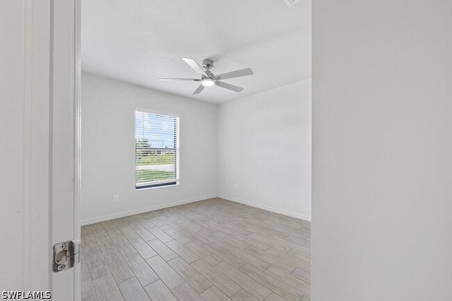 Building Photo - 3429 SW 8th Pl