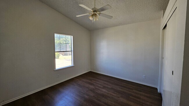 Building Photo - 21761 Wisteria St