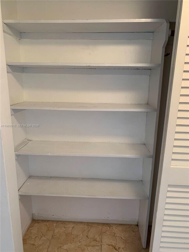 Building Photo - 180 NE 12th Ave