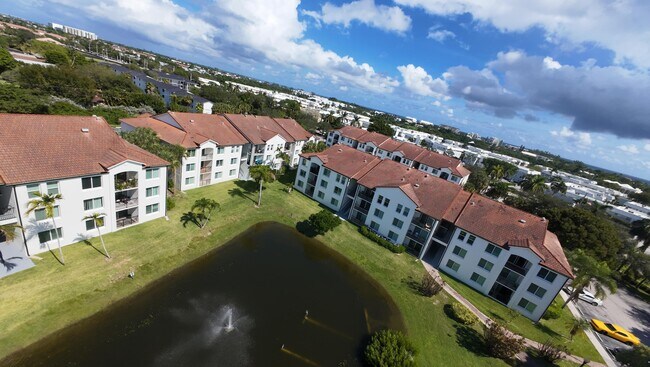 Building Photo - 402 Villa Cir