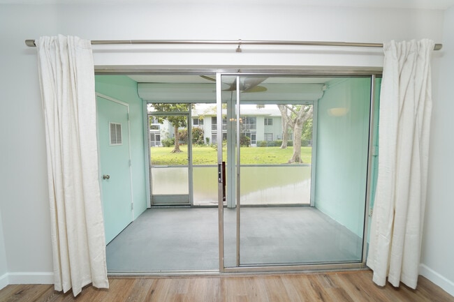 Building Photo - 2660 SW 22nd Ave