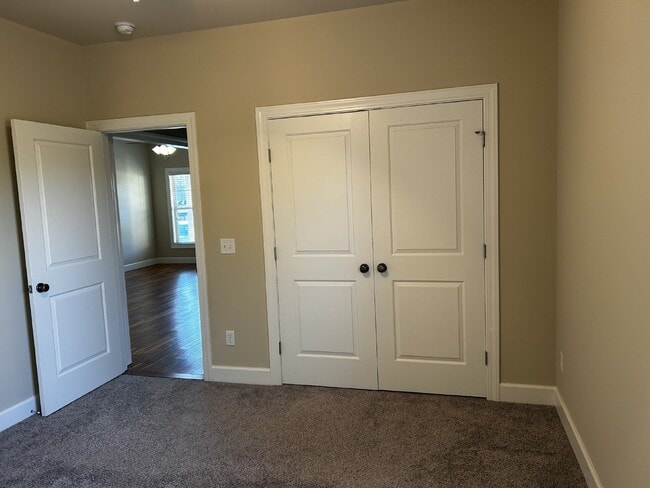 Building Photo - 2BD 2BA Duplex Unit Cooper Square