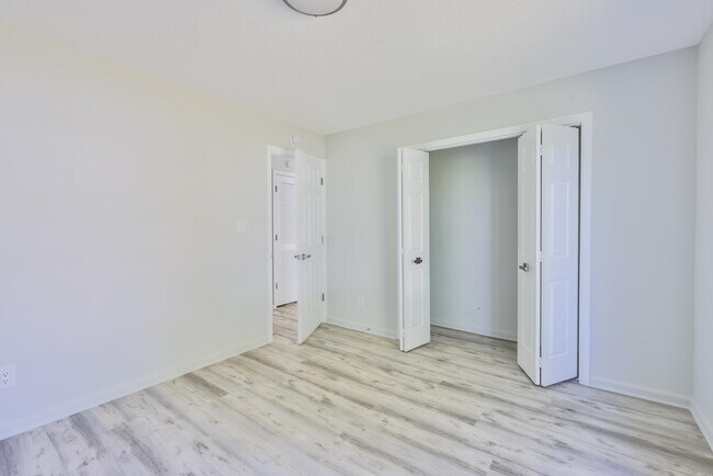 Building Photo - 2914 Temperance Dr